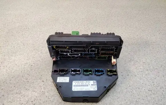 Mercedes-Benz CLS C218 X218 Fuse box set A2129007024