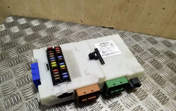 Volvo XC70 Comfort/convenience module 7G9T14C256FA 30765624AE