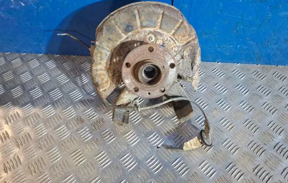 Volkswagen Golf IV Front wheel hub spindle knuckle