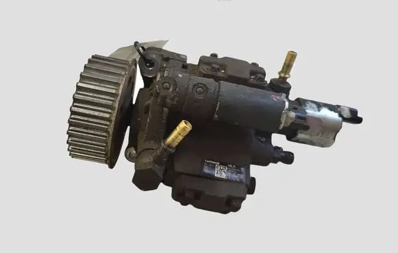 Nissan Qashqai Fuel injection high pressure pump 8200821184 A2C20000754 5WS40153