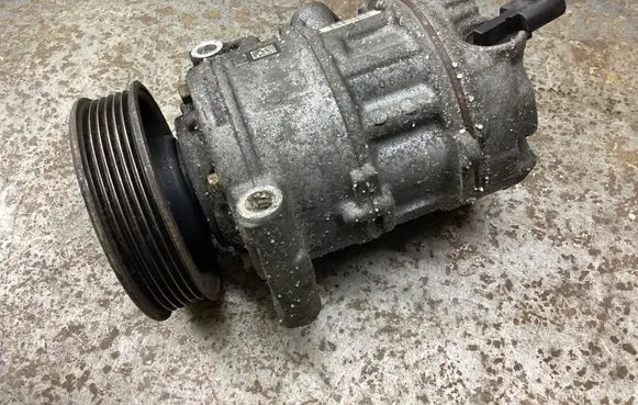 Volkswagen PASSAT B8 Air conditioning (A/C) compressor (pump) 5Q0816803D 7572017