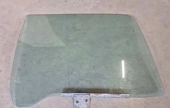 Volkswagen Scirocco Front door window/glass (coupe)