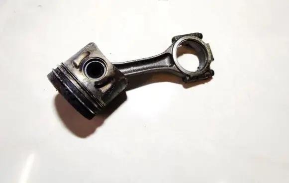 Volkswagen PASSAT B5 Piston with connecting rod 038j