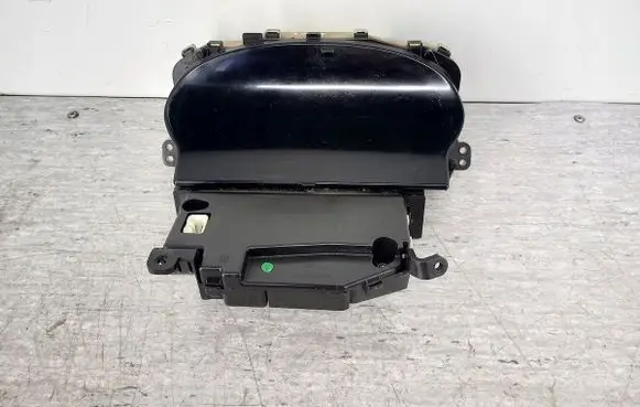 Toyota Yaris Speedometer (instrument cluster) 