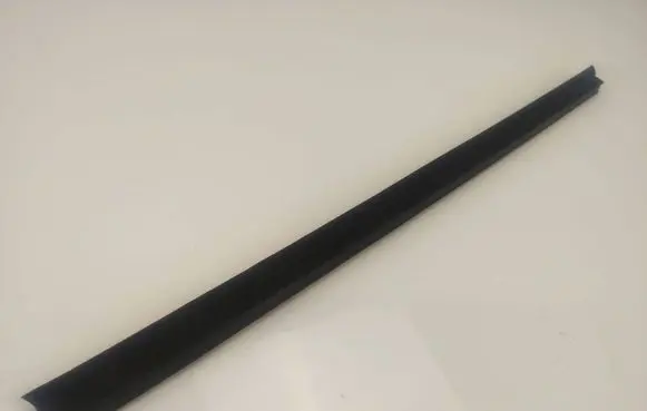 Mercedes-Benz S W126 Rubber seal front coupe door window 1267250165 A1267250165