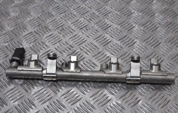 Audi Q7 4L Fuel main line pipe