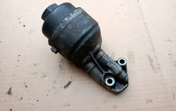 Skoda Fabia Mk2 (5J) Oil filter mounting bracket 03D115403D