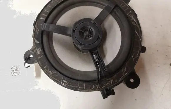 Volvo XC90 Rear door speaker 8633664 04W38