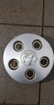 Dodge Nitro R16 wheel hub/cap/trim 