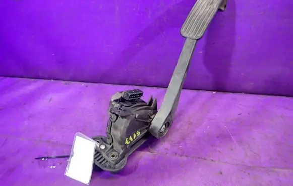Volvo S60 Accelerator throttle pedal 30636004