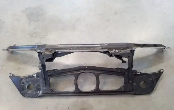 BMW 3 E46 Radiator support slam panel 8211467