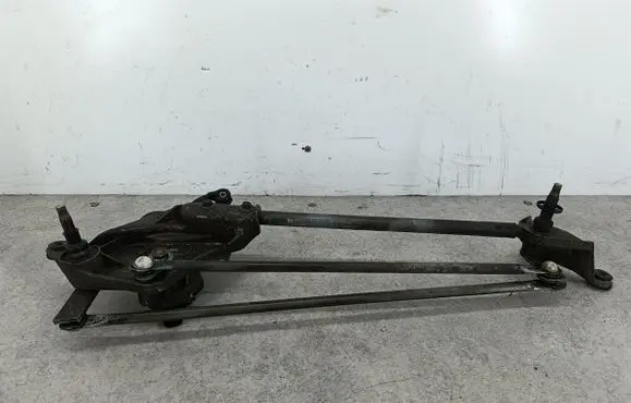Honda CR-V Front wiper linkage 