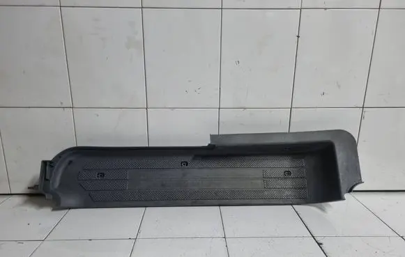Mercedes-Benz Vito Viano W639 Front sill trim cover P0099419