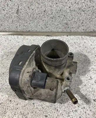 Volkswagen Golf IV Throttle valve 036133062