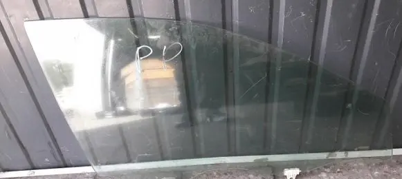 Nissan Murano Z50 Front door window glass four-door