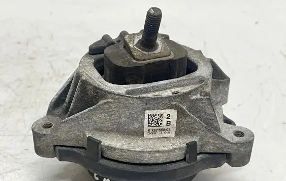 BMW 1 F20 F21 Engine mount bracket 6787658 090911