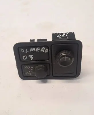 Nissan Almera N16 Headlight level height control switch 6896090J00