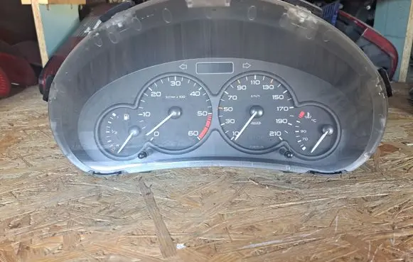 Peugeot 206 Speedometer (instrument cluster) 9648836380 6104TX 000500103