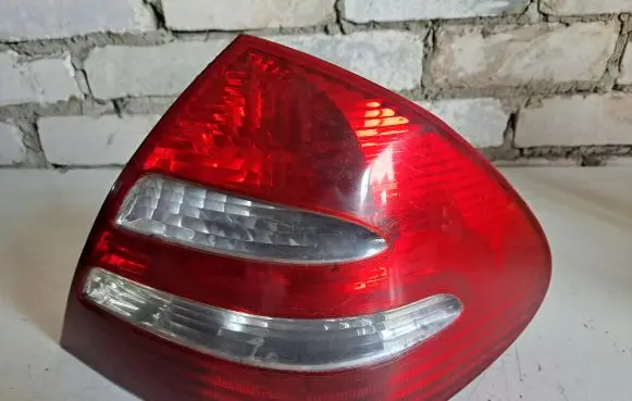 Mercedes-Benz E W211 Rear/tail lights 084401921RF