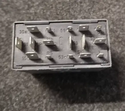 Volkswagen Golf IV Other relay 5WK1045 8290204