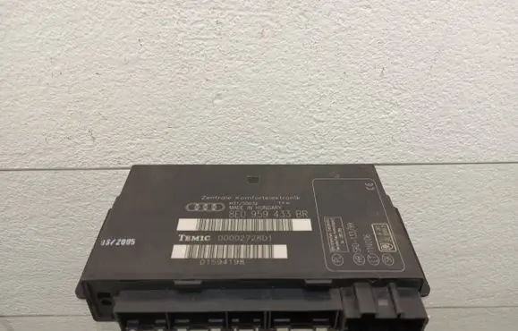 Audi A4 S4 B7 8E 8H Comfort/convenience module 8E0959433BR