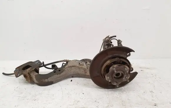 Nissan Qashqai+2 Rear wheel hub spindle/knuckle 