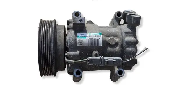 Renault Clio III Air conditioning (A/C) compressor (pump) 8200819568A