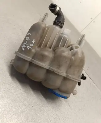 Audi A4 S4 B9 Coolant expansion tank/reservoir 8W0121405E