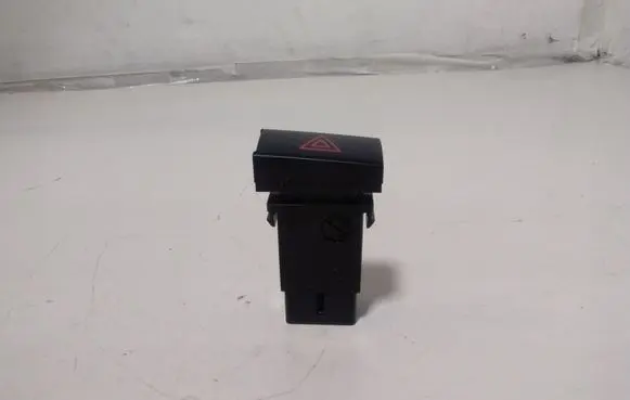 Hyundai Santa Fe Hazard light switch 864W01404
