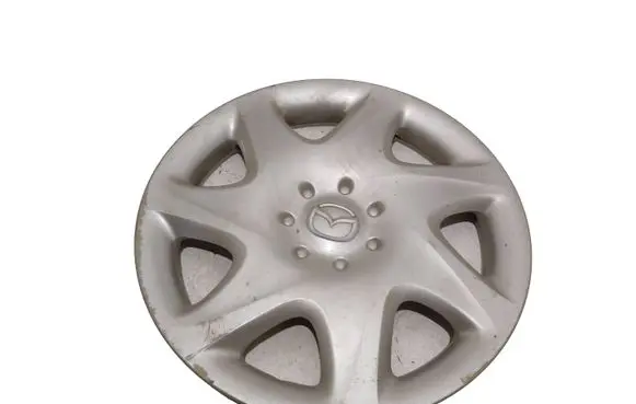 Mazda 626 R15 wheel hub/cap/trim 2126