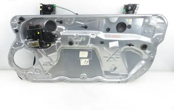 Volkswagen Polo IV 9N3 Front door window regulator with motor 6Q0837762 6Q2959801A