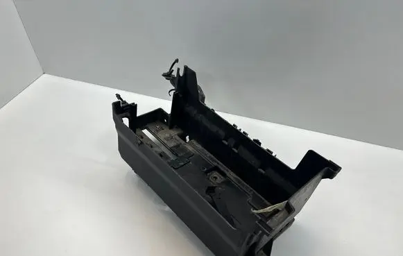 Opel Insignia A Battery box tray 13448185