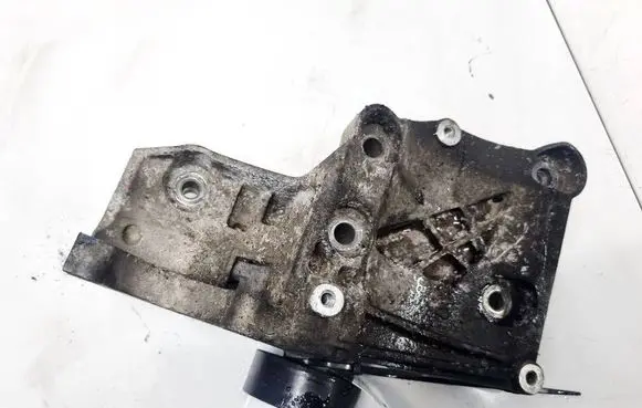 Opel Insignia A Engine mounting bracket 55562863