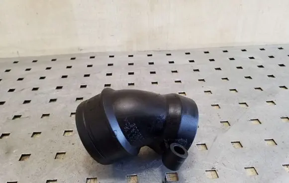 Skoda Superb B6 (3T) Turbo air intake inlet pipe/hose 3C0129635