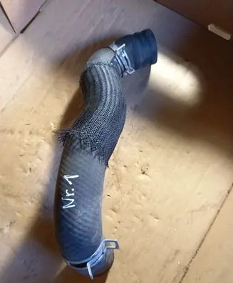 Volkswagen Golf VII Engine coolant pipe/hose