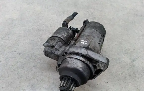 Volkswagen PASSAT B6 Starter motor 02M911023N