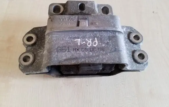 Volkswagen Golf V Engine mount bracket 1K0199555