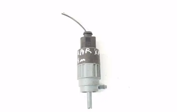 Jaguar XF X250 Headlight washer pump 6M2113K082AB