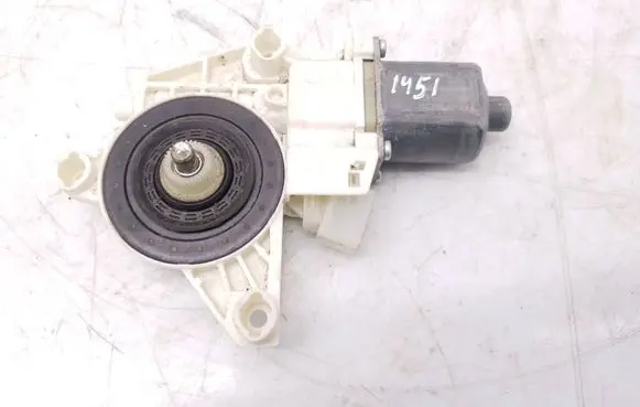 Mercedes-Benz GLA W156 X156 Front door window regulator motor 0130822691 A2469065200