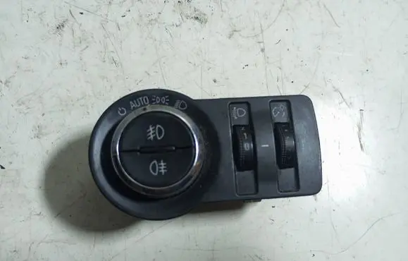 Opel Insignia A Light switch 13268702