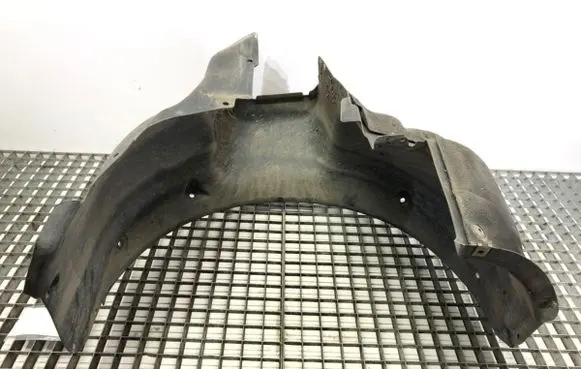 Front wheel arch liner splash guards