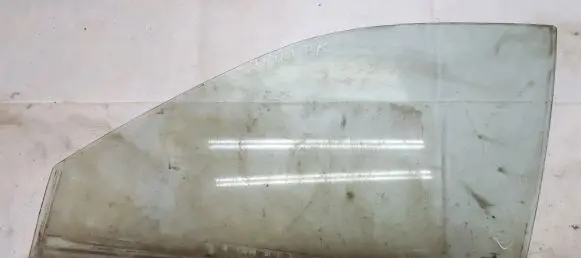 Hyundai Lantra I Front door window glass four-door