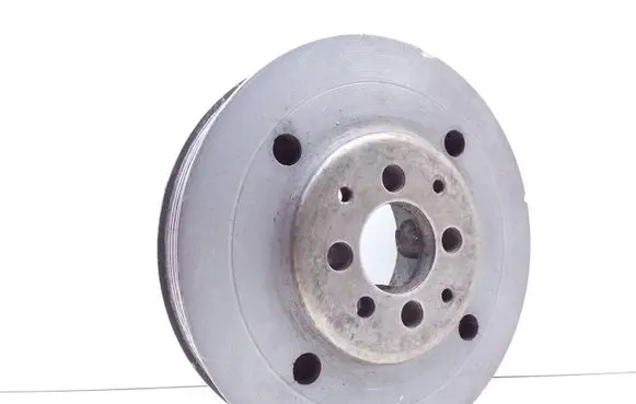 Volkswagen Golf IV Crankshaft pulley 038105243