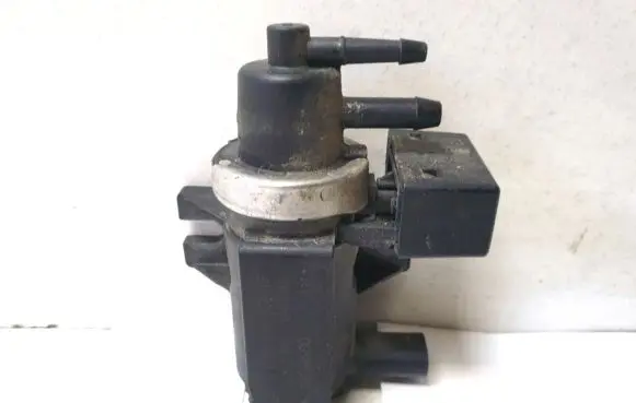 Mercedes-Benz A W169 Turbo solenoid valve A0051535528