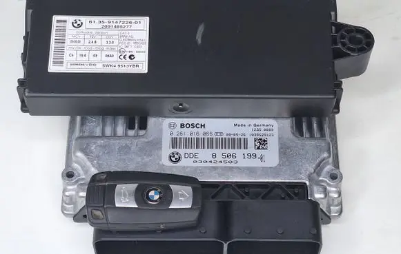 BMW 5 E60 E61 Engine control unit/module 8506199 0281016066