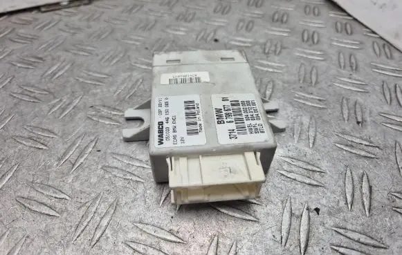 BMW 5 F10 F11 Air suspension control unit module (rear) 6799677 37146799677
