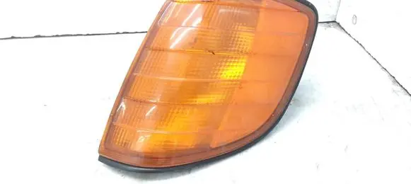 Mercedes-Benz S W140 Front indicator light 1305233932 1408260143 P251
