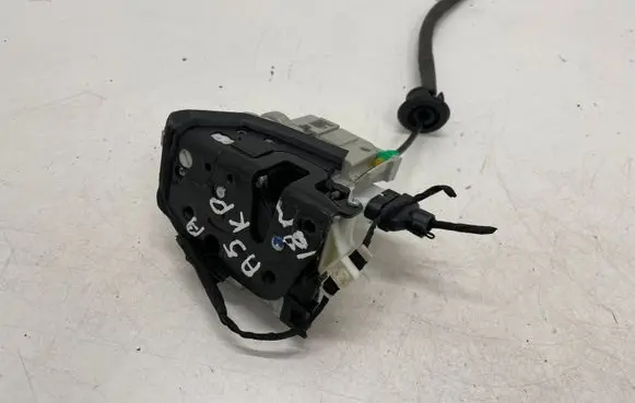 Audi A5 Front door lock 8X2837015B