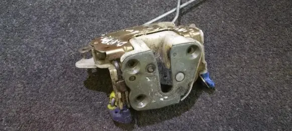 Nissan Vanette Front door lock