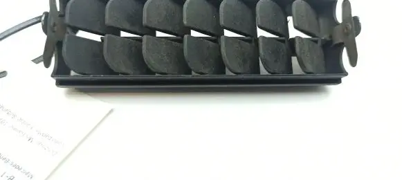 Mercedes-Benz S W116 Dash center air vent grill